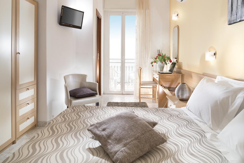 Hotel Bellerofonte Rimini Exteriör bild